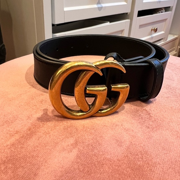 100% Authentic Medium width gucci belt. Size 75. - Picture 2 of 4
